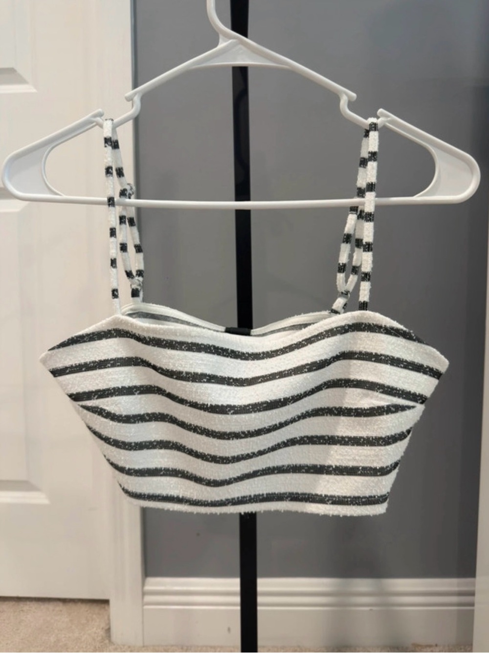 NWT wild fable White & Black Striped Cropped Cami-xs